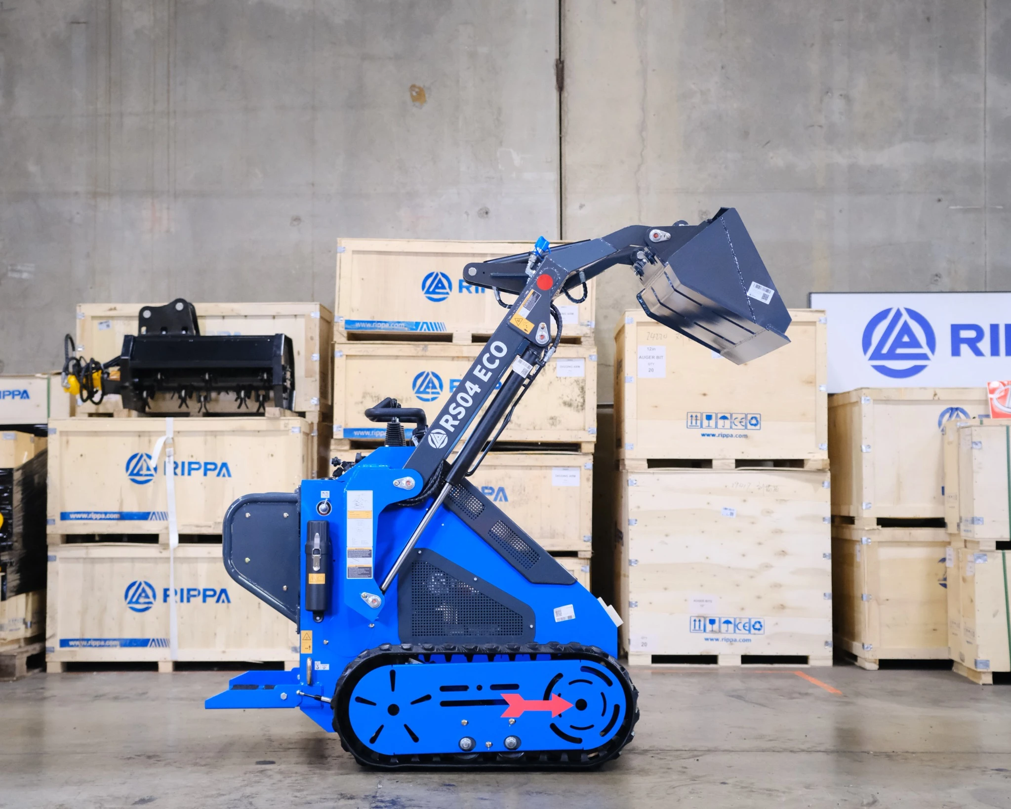 RS04 Skid Steer Loader – Briggs & Stratton Gas, Tracked - Image 4